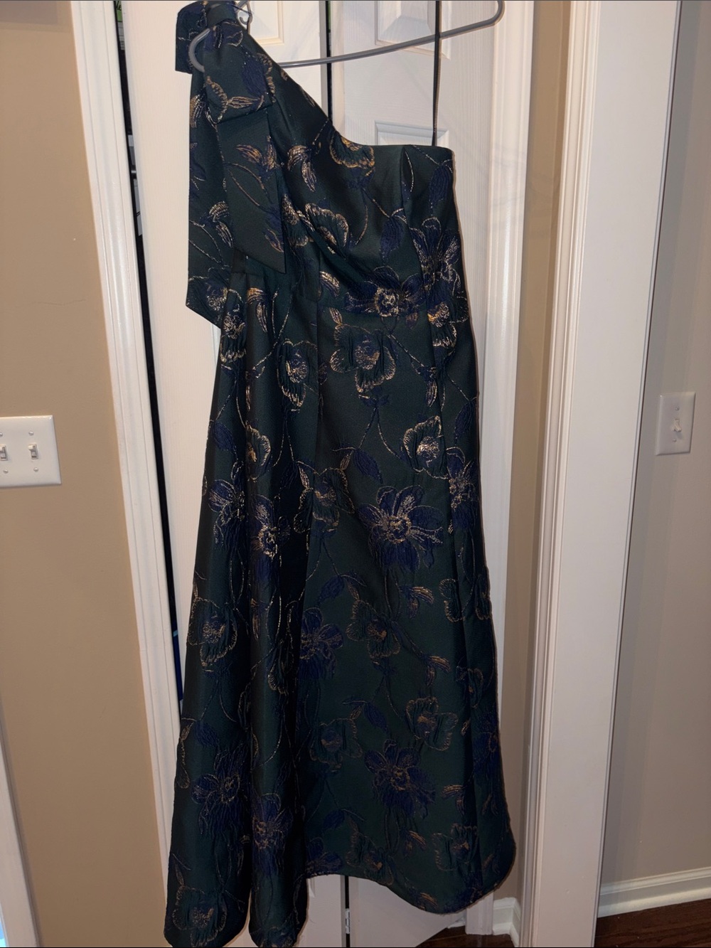 ALFRED SUNG Emerald Green One-Shoulder Floral Jacquard Gown Size 6 - Picture 3 of 8